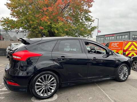 Ford Focus 1.5 TDCi ST-Line Hatchback 5dr Diesel Manual Euro 6 (s/s) (120 ps) - U314