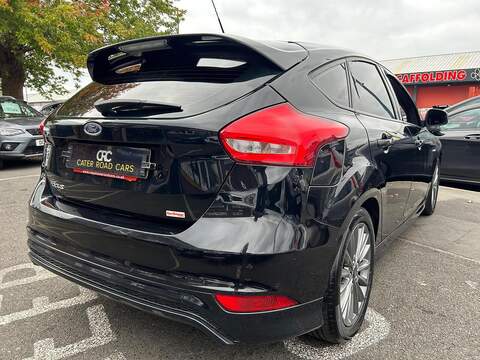Ford Focus 1.5 TDCi ST-Line Hatchback 5dr Diesel Manual Euro 6 (s/s) (120 ps) - U314