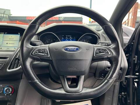 Ford Focus 1.5 TDCi ST-Line Hatchback 5dr Diesel Manual Euro 6 (s/s) (120 ps) - U314