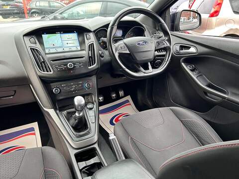 Ford Focus 1.5 TDCi ST-Line Hatchback 5dr Diesel Manual Euro 6 (s/s) (120 ps) - U314