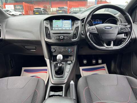 Ford Focus 1.5 TDCi ST-Line Hatchback 5dr Diesel Manual Euro 6 (s/s) (120 ps) - U314