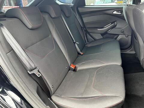 Ford Focus 1.5 TDCi ST-Line Hatchback 5dr Diesel Manual Euro 6 (s/s) (120 ps) - U314