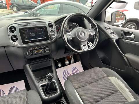 Volkswagen Tiguan 2.0 TDI BlueMotion Tech R-Line SUV 5dr Diesel Manual 4WD Euro 5 (s/s) (140 ps) - U316
