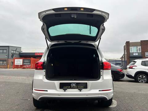 Volkswagen Tiguan 2.0 TDI BlueMotion Tech R-Line SUV 5dr Diesel Manual 4WD Euro 5 (s/s) (140 ps) - U316