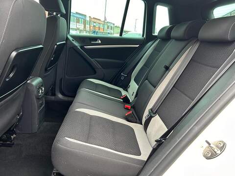 Volkswagen Tiguan 2.0 TDI BlueMotion Tech R-Line SUV 5dr Diesel Manual 4WD Euro 5 (s/s) (140 ps) - U316