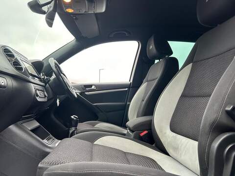 Volkswagen Tiguan 2.0 TDI BlueMotion Tech R-Line SUV 5dr Diesel Manual 4WD Euro 5 (s/s) (140 ps) - U316