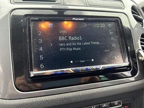 Volkswagen Tiguan 2.0 TDI BlueMotion Tech R-Line SUV 5dr Diesel Manual 4WD Euro 5 (s/s) (140 ps) - U316