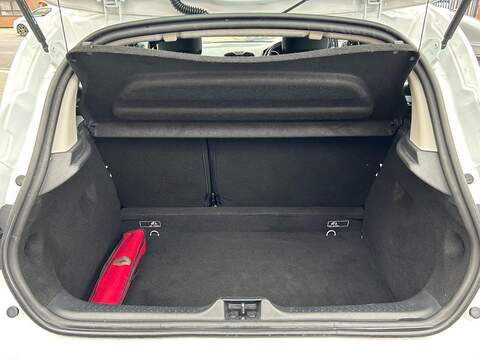 Renault Clio 1.2 16V Dynamique Nav Hatchback 5dr Petrol Manual Euro 6 (75 ps) - U317