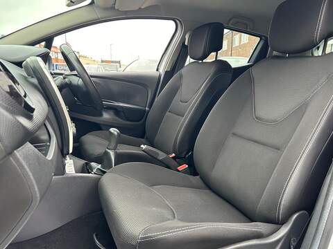 Renault Clio 1.2 16V Dynamique Nav Hatchback 5dr Petrol Manual Euro 6 (75 ps) - U317