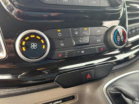 Ford Transit Custom Transit Custom Limited Panel Van 1 Manual Diesel - U319