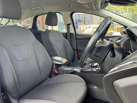 Ford Focus 1.5 TDCi Titanium Hatchback 5dr Diesel Manual Euro 6 (s/s) (120 ps) - U333