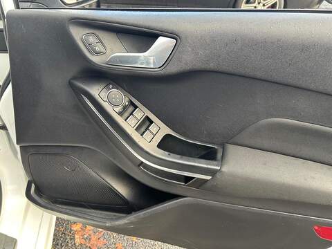 Ford Fiesta 1.0T EcoBoost ST-Line Edition Hatchback 5dr Petrol Manual Euro 6 (s/s) (95 ps) - U334