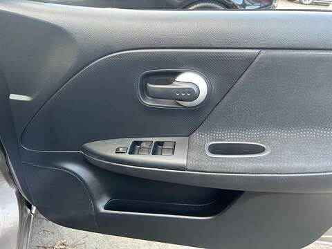 Nissan Note 1.6 16V n-tec+ Hatchback 5dr Petrol Manual Euro 5 (110 ps) - U338