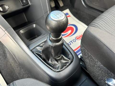Suzuki Swift 1.2 SZ3 Hatchback 3dr Petrol Manual Euro 5 (94 ps) - U339