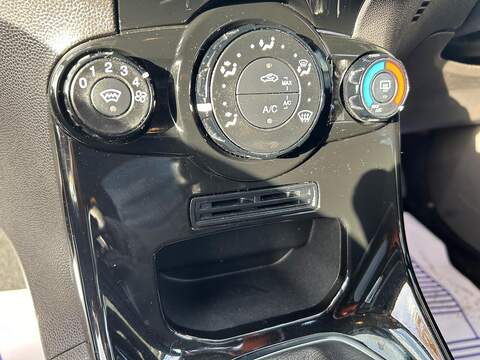 Ford Fiesta 1.25 Zetec Hatchback 5dr Petrol Manual Euro 5 (82 ps) - U343