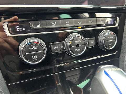 Volkswagen Golf 1.4 TSI 8.7kWh GTE Advance Hatchback 5dr Petrol Plug-in Hybrid DSG Euro 6 (s/s) (204 ps) - U344