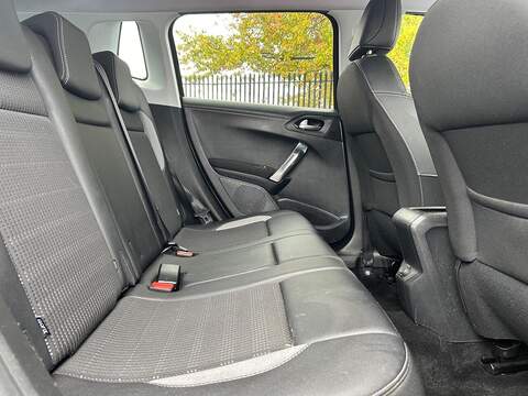 Peugeot 2008 1.6 BlueHDi Allure SUV 5dr Diesel Manual Euro 6 (100 ps) - U346