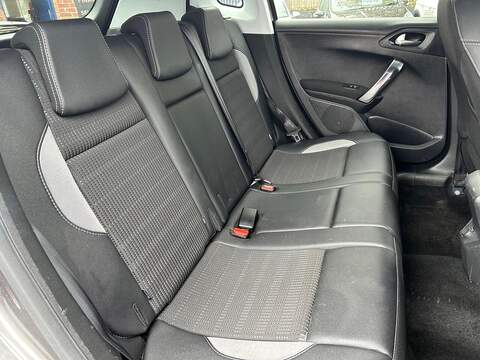 Peugeot 2008 1.6 BlueHDi Allure SUV 5dr Diesel Manual Euro 6 (100 ps) - U346