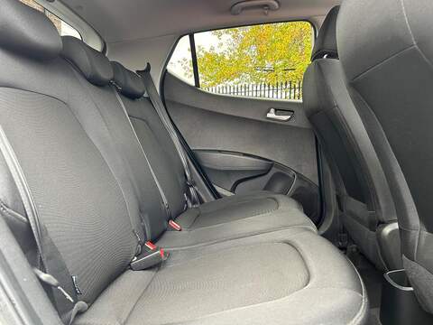 Hyundai i10 1.2 Premium SE Hatchback 5dr Petrol Auto Euro 6 (87 ps) - U348