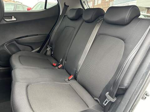 Hyundai i10 1.2 Premium SE Hatchback 5dr Petrol Auto Euro 6 (87 ps) - U348