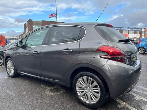 Peugeot 208 1.2 PureTech Allure Hatchback 5dr Petrol Manual Euro 6 (s/s) (82 ps) - U354