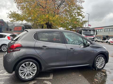 Peugeot 208 1.2 PureTech Allure Hatchback 5dr Petrol Manual Euro 6 (s/s) (82 ps) - U354