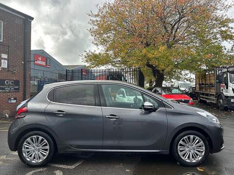 Peugeot 208 1.2 PureTech Allure Hatchback 5dr Petrol Manual Euro 6 (s/s) (82 ps) - U354