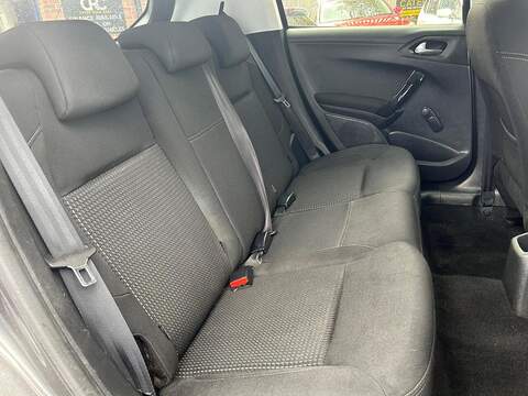 Peugeot 208 1.2 PureTech Allure Hatchback 5dr Petrol Manual Euro 6 (s/s) (82 ps) - U354