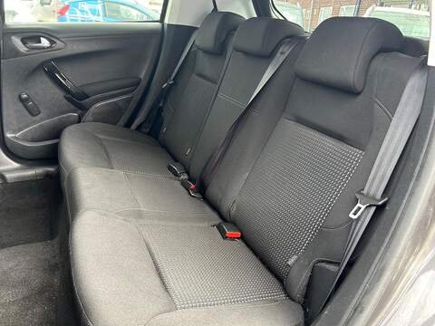 Peugeot 208 1.2 PureTech Allure Hatchback 5dr Petrol Manual Euro 6 (s/s) (82 ps) - U354