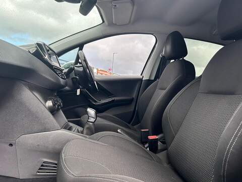 Peugeot 208 1.2 PureTech Allure Hatchback 5dr Petrol Manual Euro 6 (s/s) (82 ps) - U354