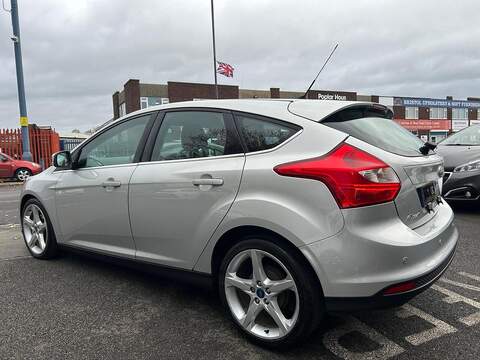 Ford Focus 1.6 TDCi Titanium Hatchback 5dr Diesel Manual Euro 5 (s/s) (115 ps) - U357