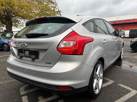 Ford Focus 1.6 TDCi Titanium Hatchback 5dr Diesel Manual Euro 5 (s/s) (115 ps) - U357