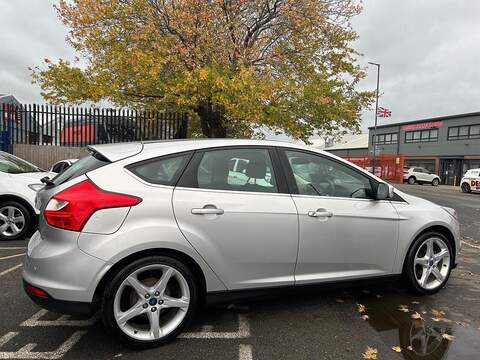 Ford Focus 1.6 TDCi Titanium Hatchback 5dr Diesel Manual Euro 5 (s/s) (115 ps) - U357