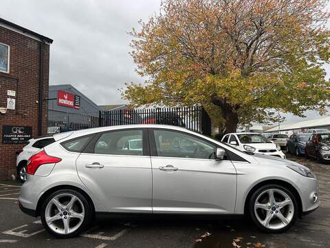Ford Focus 1.6 TDCi Titanium Hatchback 5dr Diesel Manual Euro 5 (s/s) (115 ps) - U357