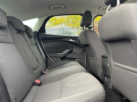 Ford Focus 1.6 TDCi Titanium Hatchback 5dr Diesel Manual Euro 5 (s/s) (115 ps) - U357