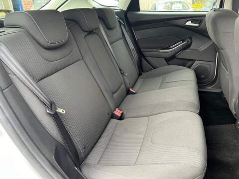 Ford Focus 1.6 TDCi Titanium Hatchback 5dr Diesel Manual Euro 5 (s/s) (115 ps) - U357