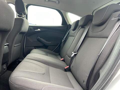 Ford Focus 1.6 TDCi Titanium Hatchback 5dr Diesel Manual Euro 5 (s/s) (115 ps) - U357