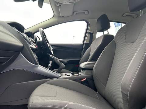 Ford Focus 1.6 TDCi Titanium Hatchback 5dr Diesel Manual Euro 5 (s/s) (115 ps) - U357