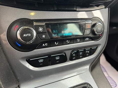 Ford Focus 1.6 TDCi Titanium Hatchback 5dr Diesel Manual Euro 5 (s/s) (115 ps) - U357