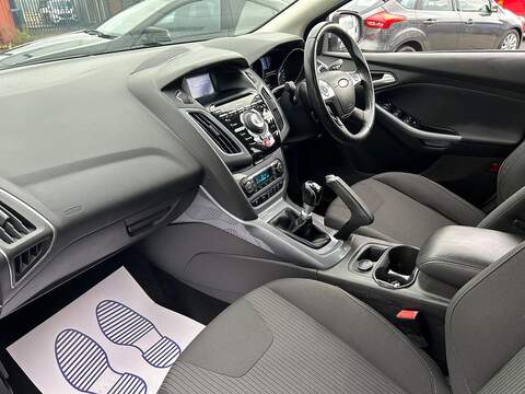 Ford Focus 1.6 TDCi Titanium Hatchback 5dr Diesel Manual Euro 5 (s/s) (115 ps) - U357