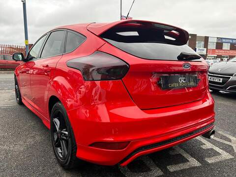 Ford Focus 2.0 TDCi Zetec S Red Edition Hatchback 5dr Diesel Manual Euro 6 (s/s) (150 ps) - U358