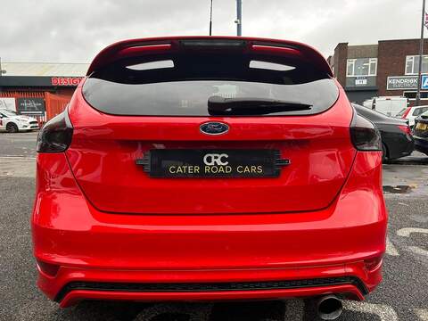 Ford Focus 2.0 TDCi Zetec S Red Edition Hatchback 5dr Diesel Manual Euro 6 (s/s) (150 ps) - U358