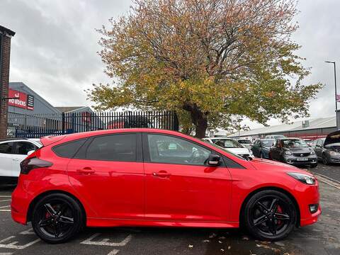 Ford Focus 2.0 TDCi Zetec S Red Edition Hatchback 5dr Diesel Manual Euro 6 (s/s) (150 ps) - U358