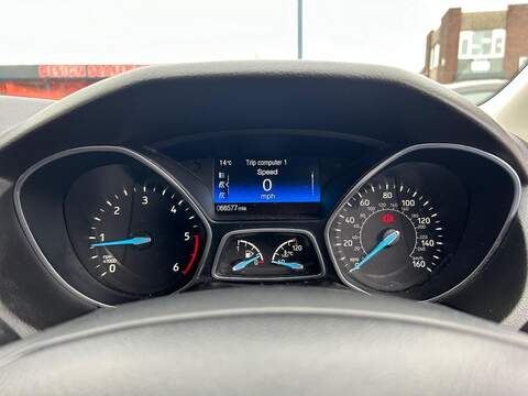 Ford Focus 2.0 TDCi Zetec S Red Edition Hatchback 5dr Diesel Manual Euro 6 (s/s) (150 ps) - U358