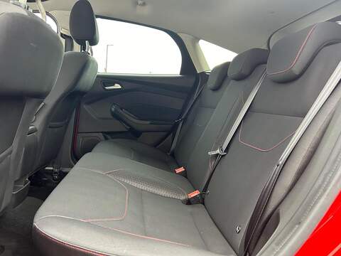 Ford Focus 2.0 TDCi Zetec S Red Edition Hatchback 5dr Diesel Manual Euro 6 (s/s) (150 ps) - U358