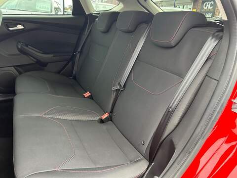 Ford Focus 2.0 TDCi Zetec S Red Edition Hatchback 5dr Diesel Manual Euro 6 (s/s) (150 ps) - U358