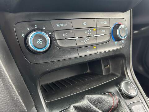 Ford Focus 2.0 TDCi Zetec S Red Edition Hatchback 5dr Diesel Manual Euro 6 (s/s) (150 ps) - U358