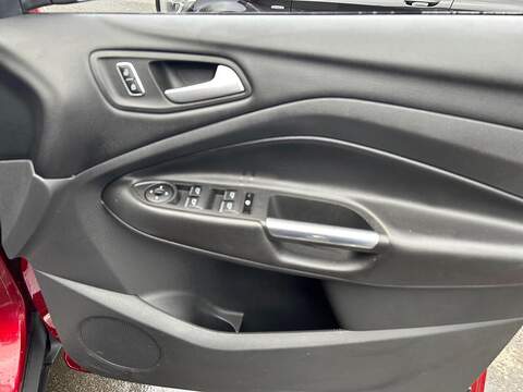 Ford Kuga 2.0 TDCi Titanium SUV 5dr Diesel Manual 2WD Euro 6 (s/s) (150 ps) - U359