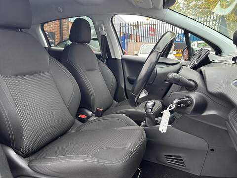 Peugeot 208 1.2 PureTech Allure Hatchback 5dr Petrol Manual Euro 6 (s/s) (82 ps) - U361