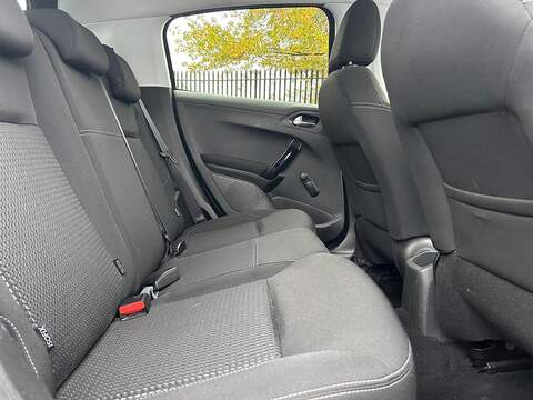 Peugeot 208 1.2 PureTech Allure Hatchback 5dr Petrol Manual Euro 6 (s/s) (82 ps) - U361